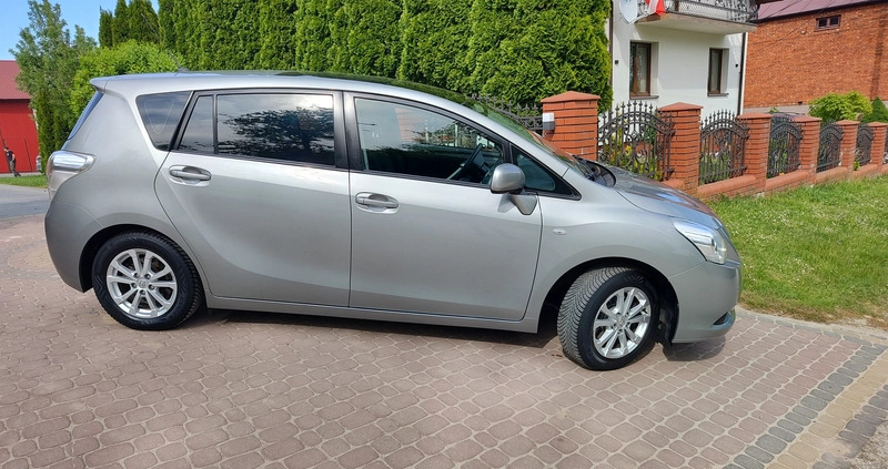 Toyota Verso cena 38999 przebieg: 148000, rok produkcji 2011 z Bydgoszcz małe 407